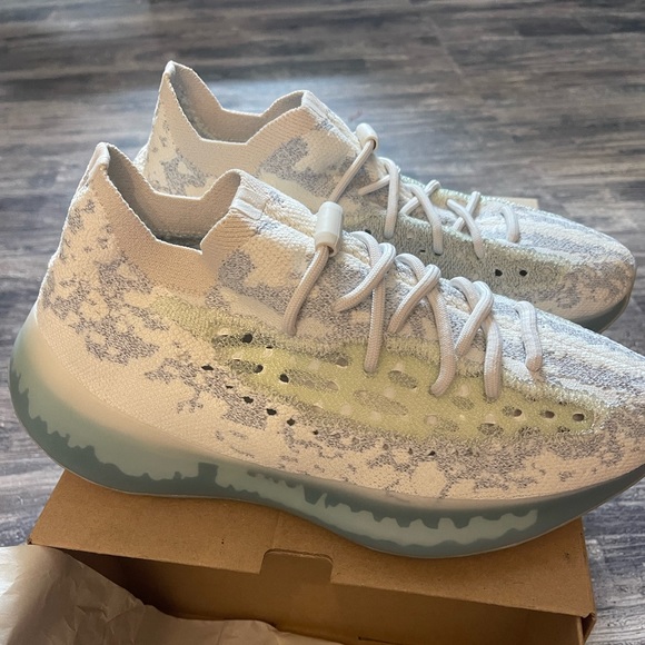 “NEW” Adidas Yeezy Boost 380